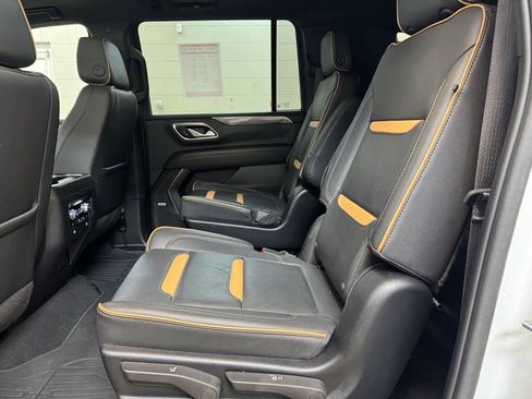 Used 2024 GMC Yukon XL AT4 w/ Technology Package AWD/4WD image 18