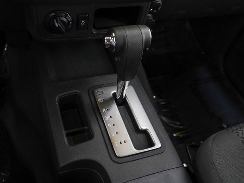 Used 2019 Nissan Frontier SV AWD/4WD image 18
