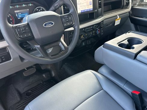 New 2026 Ford F250 XL w/ XL Chrome Package image 12