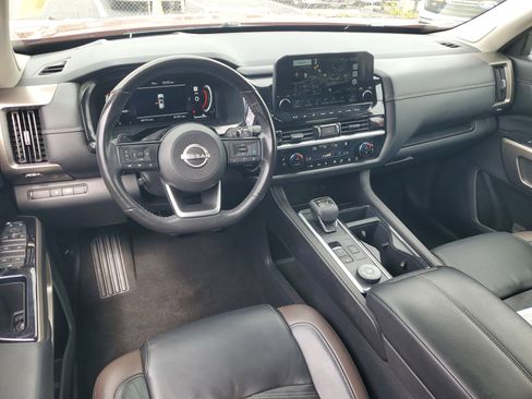 Certified 2023 Nissan Pathfinder Platinum w/ Cargo Package AWD/4WD image 16