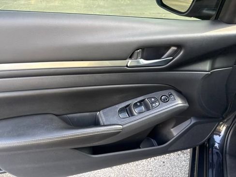 Used 2022 Nissan Altima 2.5 SV FWD image 25