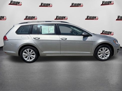 Used 2017 Volkswagen Golf S AWD/4WD image 4