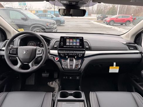 Used 2026 Honda Odyssey Touring image 4
