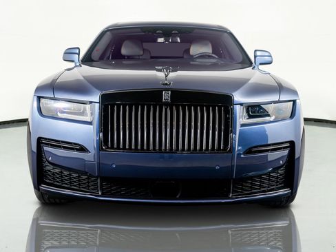 Used 2024 Rolls-Royce Ghost Black Badge w/ Black Badge Ghost Package image 20