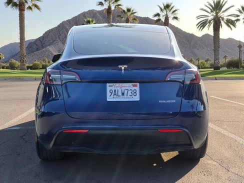 Used 2022 Tesla Model Y Performance AWD/4WD image 6