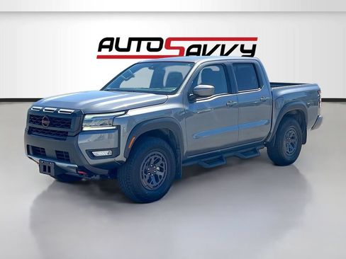 Used 2025 Nissan Frontier PRO-4X AWD/4WD image 3