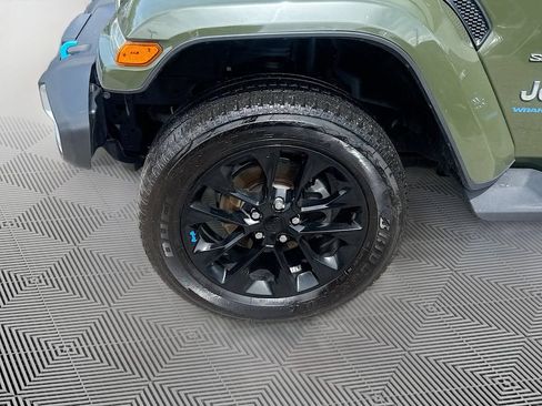 Used 2023 Jeep Wrangler Unlimited Sahara w/ Cold Weather Group AWD/4WD image 35