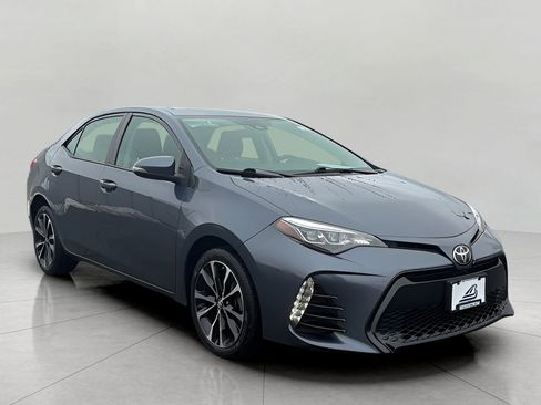 Used 2018 Toyota Corolla SE w/ SE Premium Package FWD image 1