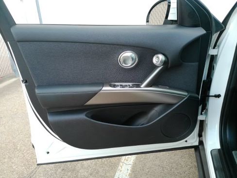 Used 2024 Genesis GV60 RWD image 11