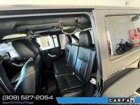 Used 2014 Jeep Wrangler Unlimited Rubicon w/ Connectivity Group AWD/4WD image 9
