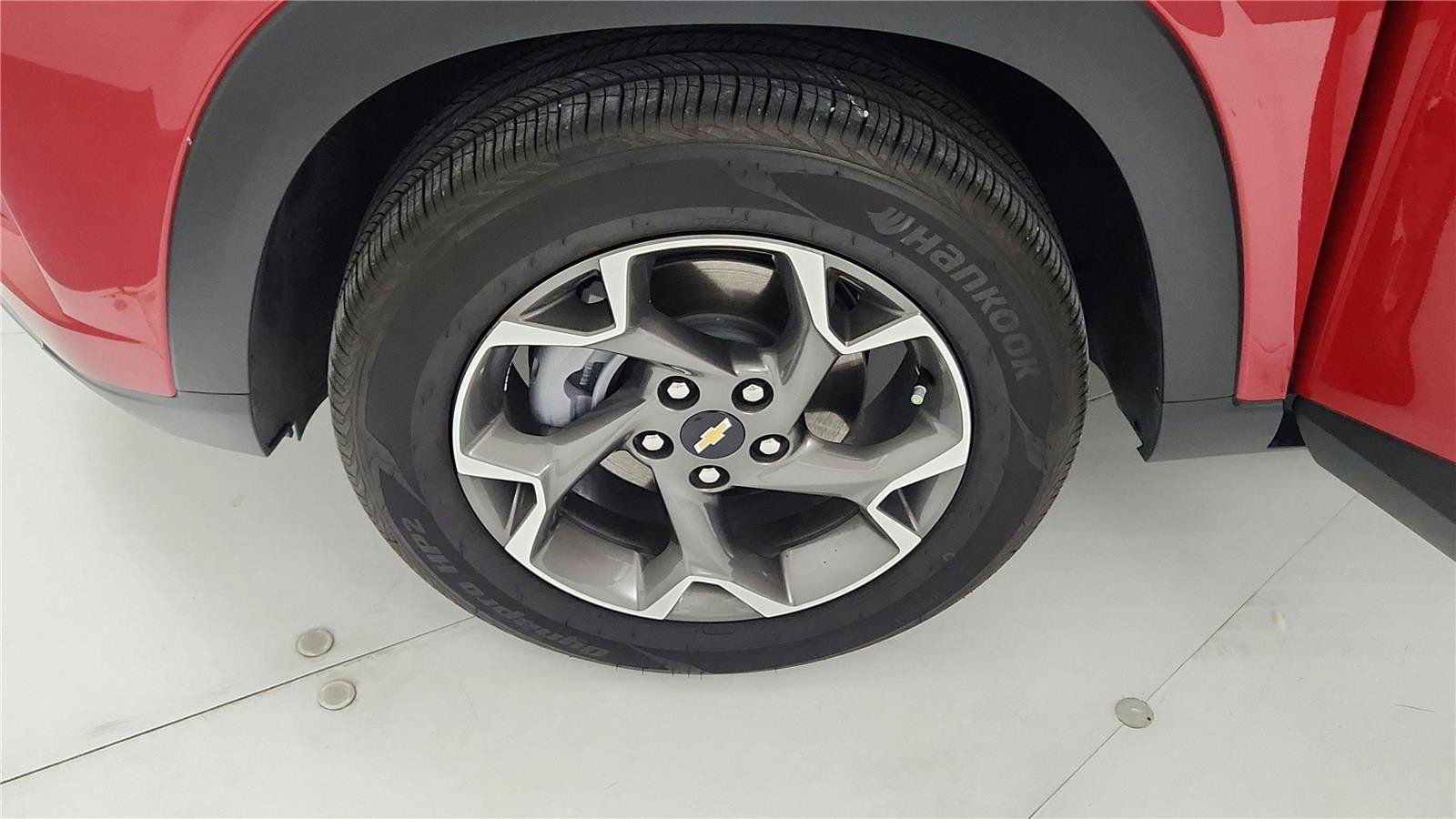 Used 2026 Chevrolet Trax LT w/ LT Convenience Package FWD image 34
