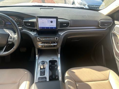 Used 2020 Ford Explorer XLT w/ Equipment Group 202A image 21