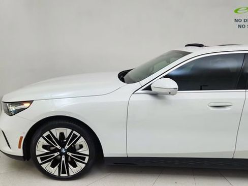Used 2025 BMW 530i RWD image 4