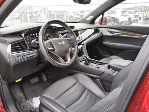 Certified 2025 Cadillac XT6 Premium Luxury w/ Platinum Package image 4