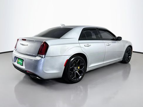 Used 2020 Chrysler 300 S RWD image 10