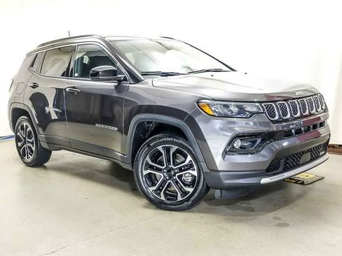 Used 2023 Jeep Compass Limited AWD/4WD image 2