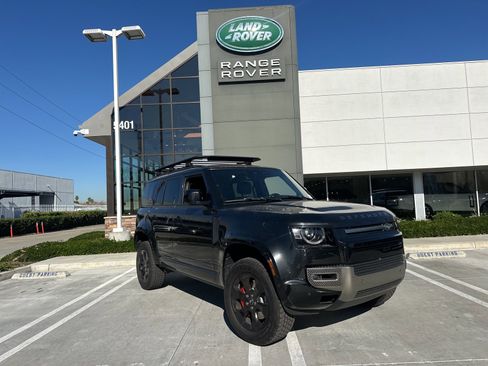 Used 2020 Land Rover Defender 110 X image 2