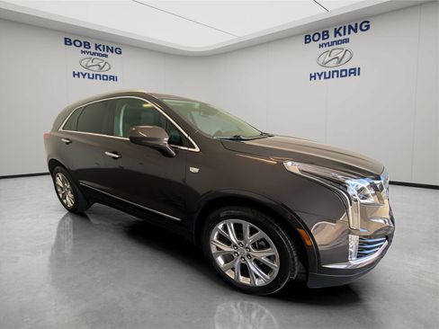 Used 2017 Cadillac XT5 Luxury w/ Driver Awareness Package AWD/4WD image 7