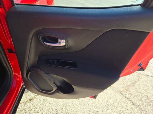Used 2021 Jeep Renegade Sport AWD/4WD image 9