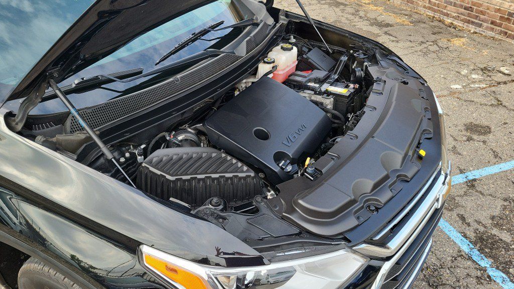 Used 2021 Chevrolet Traverse LT FWD image 38