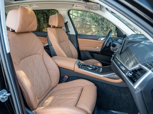 Used 2023 BMW X7 xDrive40i w/ Parking Assistance Package AWD/4WD image 41