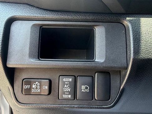 Used 2019 Toyota Tacoma TRD Sport RWD image 11