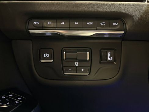 Used 2025 Cadillac Escalade ESV Sport w/ Touring Package image 34