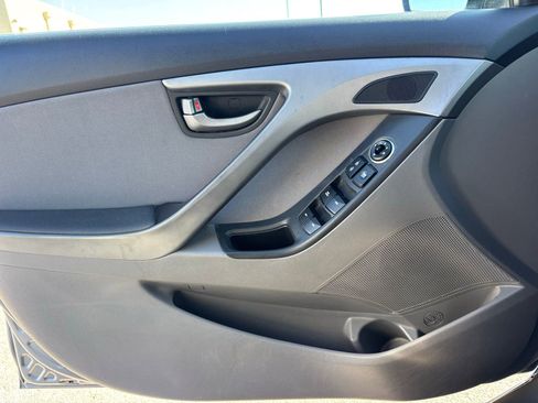 Used 2015 Hyundai Elantra SE w/ Option Group 02 image 10