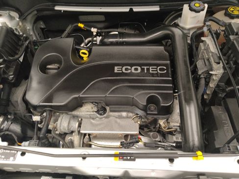 Used 2021 Chevrolet Equinox LS w/ LS Convenience Package FWD image 30