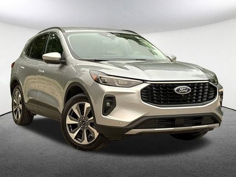 Certified 2024 Ford Escape Platinum AWD/4WD image 2