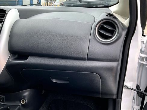 Used 2017 Nissan Versa Note SV image 19