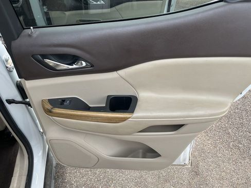 Used 2017 GMC Acadia Denali w/ Technology Package image 32