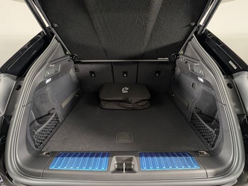 New 2026 Porsche Macan 4 Electric image 17