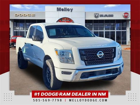 Used 2022 Nissan Titan SV image 1
