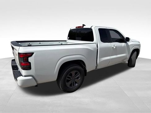 Certified 2025 Nissan Frontier SV RWD image 8