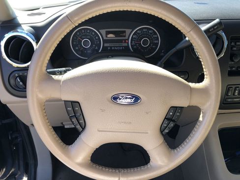 Used 2005 Ford Expedition King Ranch image 16