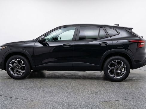Used 2025 Chevrolet Trax LT w/ LT Convenience Package FWD image 5