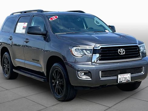 Used 2018 Toyota Sequoia TRD Sport AWD/4WD image 2