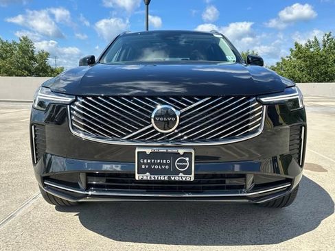 Certified 2025 Volvo XC90 B5 Core AWD/4WD image 2