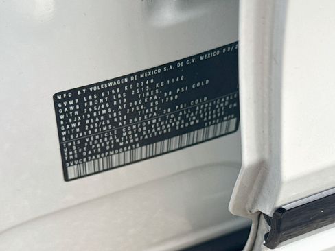 Certified 2023 Volkswagen Tiguan SE R-Line FWD image 37