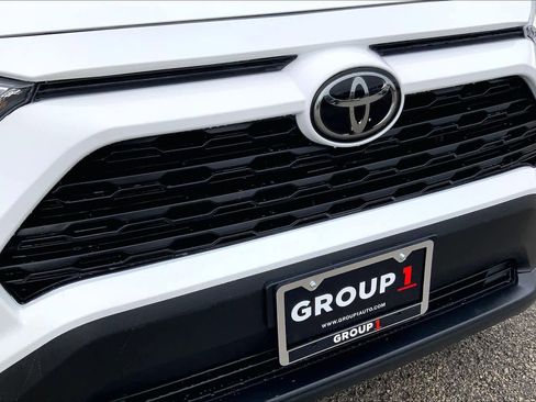 Used 2021 Toyota RAV4 XLE image 28