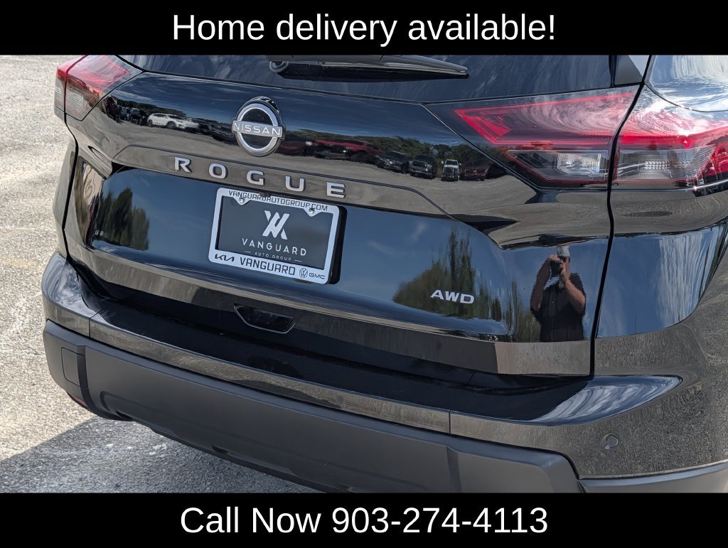 Used 2025 Nissan Rogue SV AWD/4WD image 9