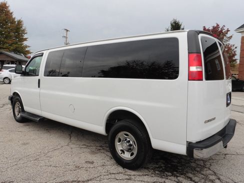 Used 2019 Chevrolet Express 3500 LT w/ LT Preferred Equipment Group image 17