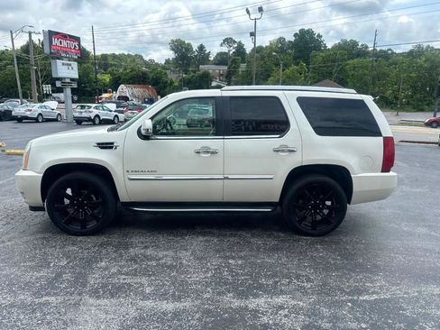 Used 2007 Cadillac Escalade AWD w/ Information Package image 6