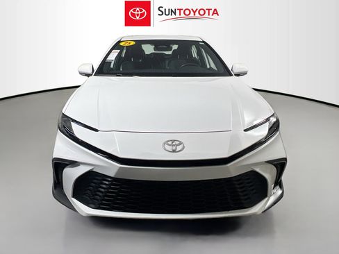 Used 2025 Toyota Camry SE image 10