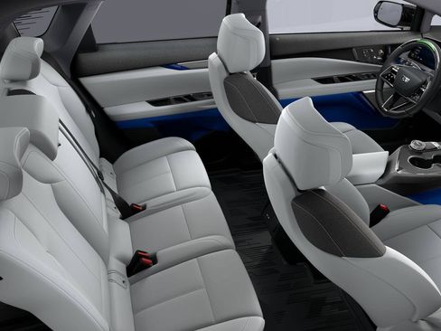 New 2025 Cadillac Optiq Sport 1 w/ LPO, Floor Liner Package image 35