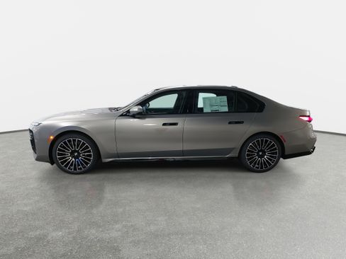 New 2025 BMW 760i xDrive w/ Executive Package image 8
