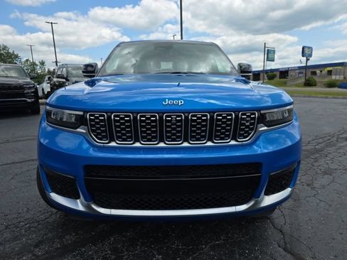 Used 2023 Jeep Grand Cherokee L Summit w/ Advanced Protech Group IV AWD/4WD image 10