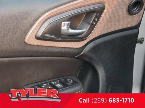 Used 2015 Chrysler 200 C w/ Navigation & Sound Group I FWD image 19