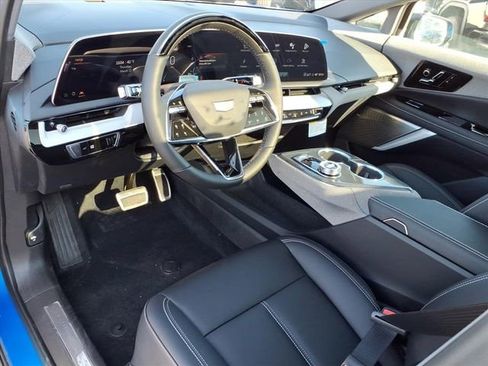 New 2026 Cadillac Optiq Luxury 1 image 3